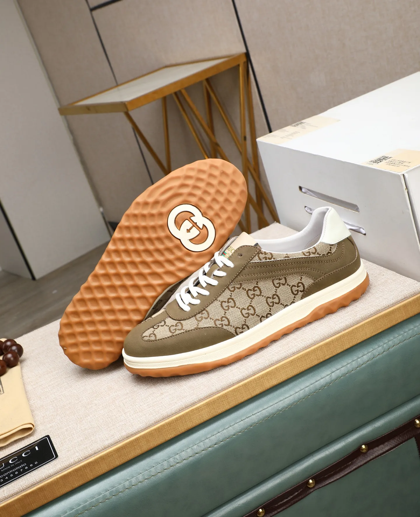 Men's shoes 💰400 GUCCI🔍The latest model is on sale at the same time at the counter. Original calfskin imported from Italy, genuine leather lining, (high-end, extravagance, and class) exquisite workmanship, sole: original sole provided by the original factory, ⚠exclusive double-layer movable molded sole super comfortable⚠, real shot 🎬The real thing is better🔍🔍"High quality·Follow the item" Code number 38-44